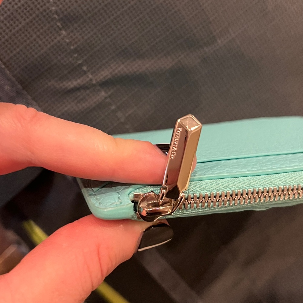 🩵 Authentic Tiffany & Co Wallet 🩵 - Picture 5 of 9